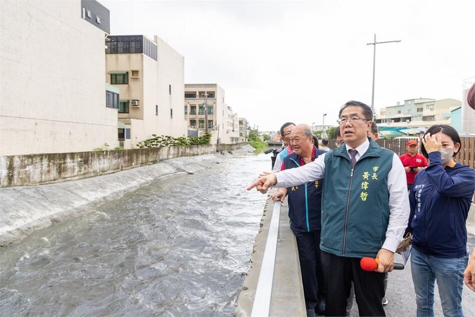 市長黃偉哲視察安中抽水站新建工程